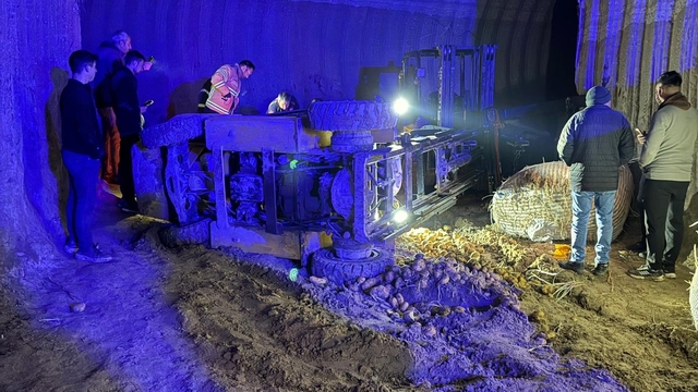 Patates deposunda devrilen forkliftin operatörü öldü