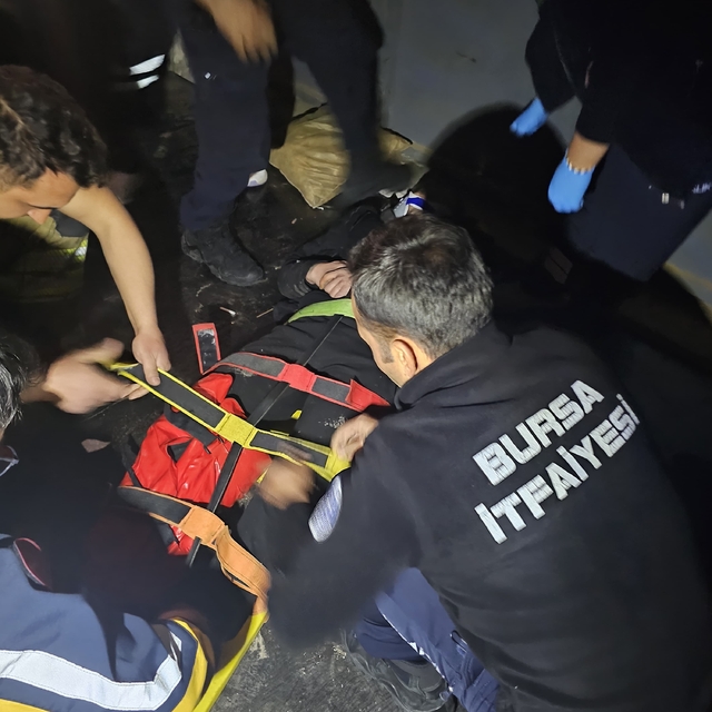 Bursa'da asansör boşluğuna düşen 17 yaşındaki genç ağır yaralandı