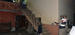 Tartıştığı karısını tabancayla başından vurup, öldürdü