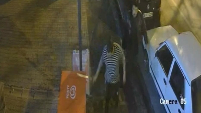 Kayseri'de 2 kişinin yaralandığı bıçaklı kavga kamerada