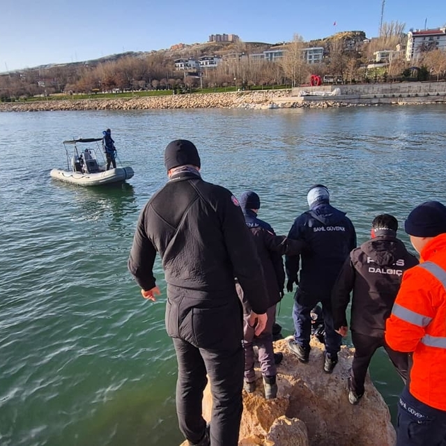 Van Gölü'nde kaybolan Boran Öner'in cansız bedeni bulundu