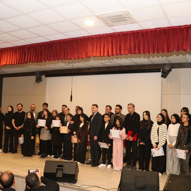 Oltu'da genç sesler ter döktü