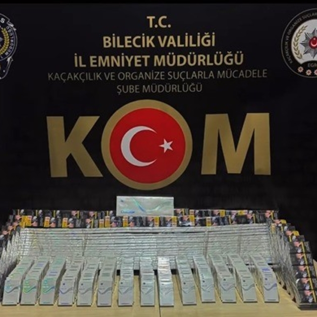 Tırın gizli bölgesine saklanmış 846 paket kaçak sigara ele geçirildi, 2 şüp...