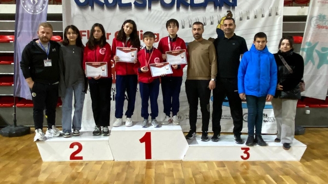 Başçiftlik Ortaokulu öğrencileri floor curlingde yıldızlar bölge müsabakalarına katıldı