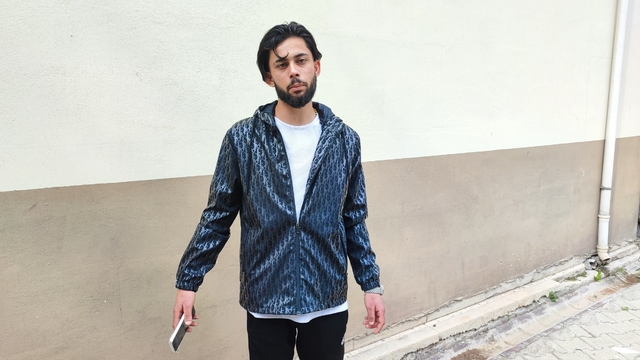 Kahraman işçi iyilik yaparken az kalsın canından oluyordu
Adana'da yangında baba ve bebeğini kurtararak gündeme gelen ve "kahraman işçi" olarak anılan genç mahallede çıkan kavgayı ayırmak isterken bıçaklanıp bir hafta yoğun bakımda kaldı