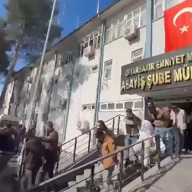 Diyarbakır merkezli 4 ilde dolandırıcılara 'Suflör' operasyonunda 10 tutukl...