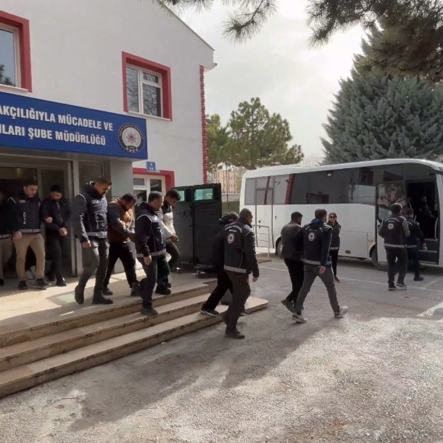 Konya merkezli göçmen kaçakçılığı operasyonu: 10 tutuklama
