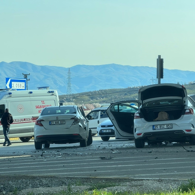 Elazığ'daki trafik kazası: 6 yaralı