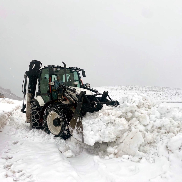 Iğdır'da nisan ayında karla mücadele