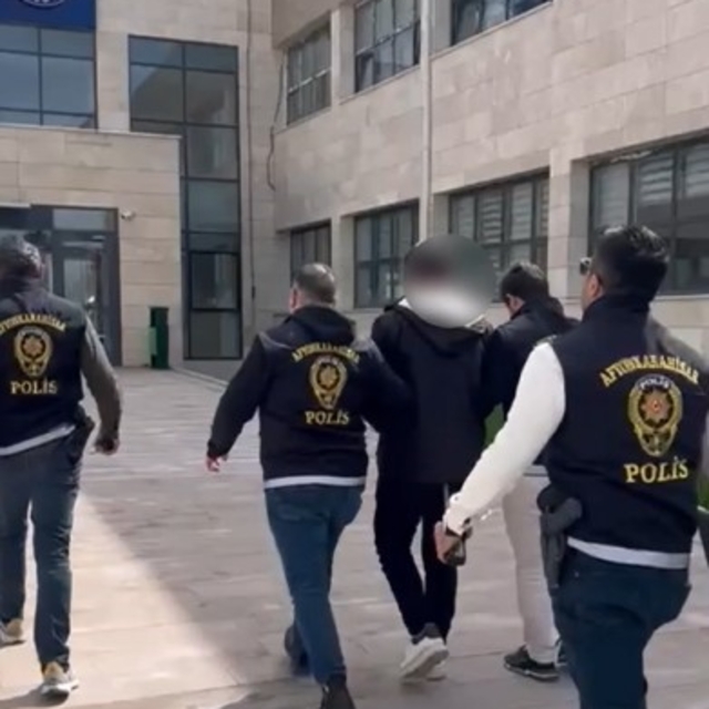 Hırsızlık suçundan 25 yıl hapis cezasıyla aranan şahıs yakalandı