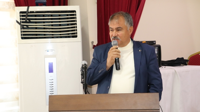 Ata tohumlarının kırsal kalkınmadaki rolü Beyağaç'ta konuşuldu
Beyağaç'ta "Ata Tohumu ve Kırsal Kalkınma" konferansı düzenlendi