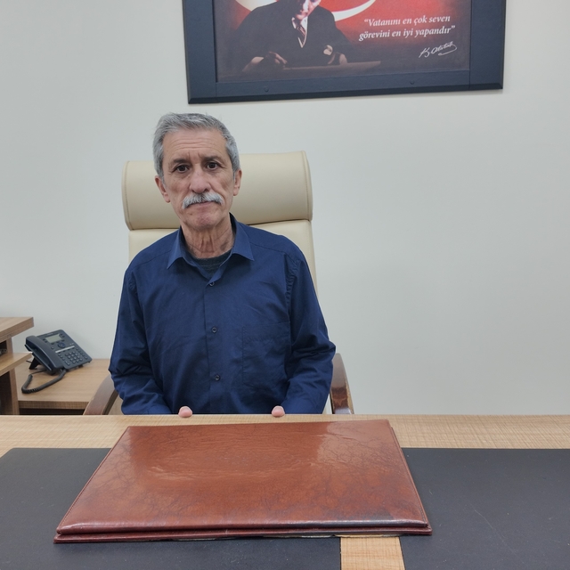 Gediz'de 26 yıldır nüfus müdürlüğü yapan Naci Özdemir emekli oldu