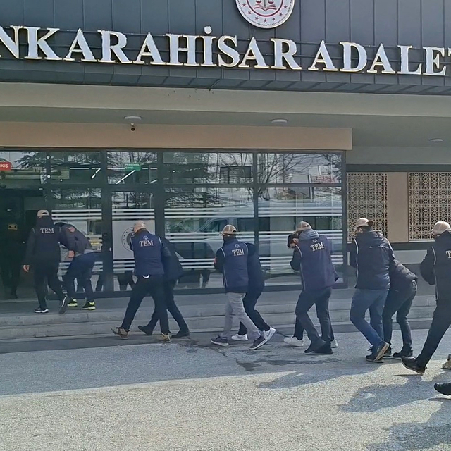 Afyonkarahisar merkezli 2 ilde DEAŞ operasyonu; 5 tutuklama