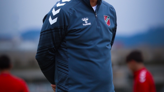 Karşıyaka play-offa bileniyor