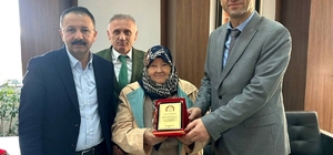 Gurbetçi anne ve oğlundan memleketine sağlık desteği