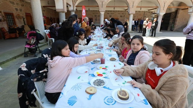 Şehzadeler'de çocuklar rengarenk bir gün geçirdi