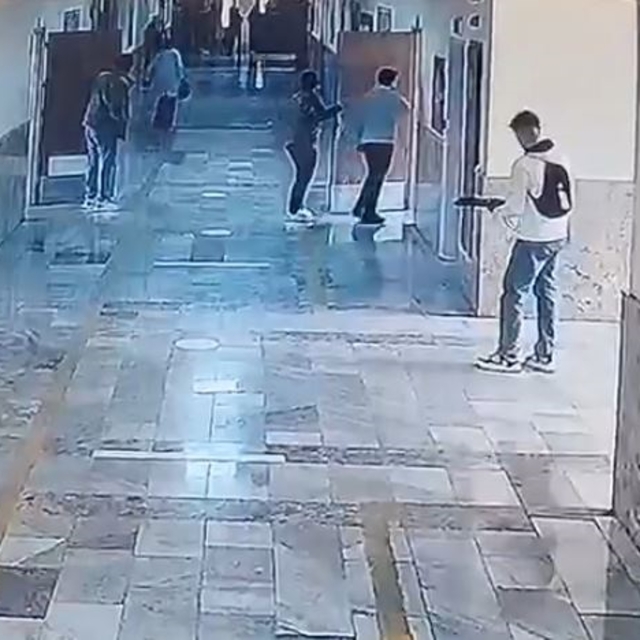 Şanlıurfa'da okula girip rastgele ateş açtı: 16 yaralı (5)