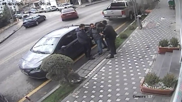 "Hakkımı alamadım" dedi, aldığı paralar ile birlikte Nevşehir'de yakalandı
İstanbul'da çalıştığı işyerinin parasını alan şüpheli, Nevşehir'de yakalandı