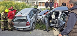 Susurluk’ta çift taraflı trafik kazası: 4 kişi yaralandı