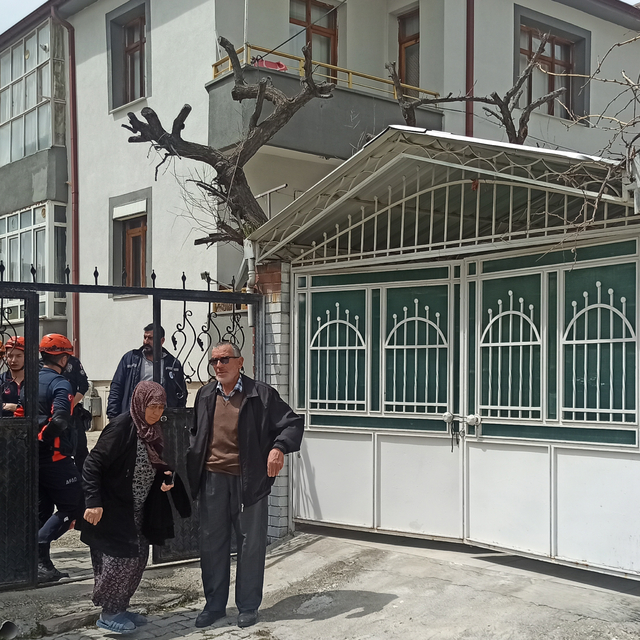 Konya'da 3.2 büyüklüğündeki depremin ardından 2 bina tahliye edildi