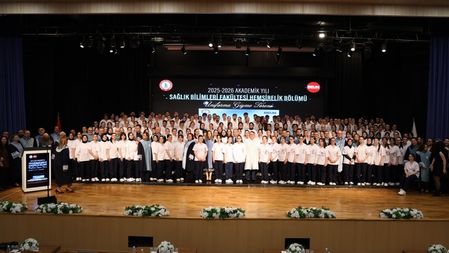 BEUN'da geleceğin hemşireleri üniformalarını giydi