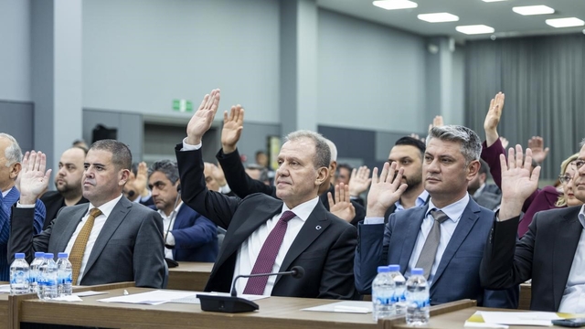 Başkan Seçer: "Mersin'e en iyi şekilde hizmet etmeye devam edeceğiz"