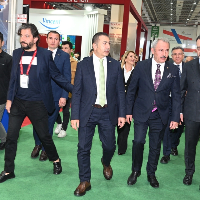 Denizli Ticaret Odası Başkanı Uğur Erdoğan: "Ürünlerimizi satmak için dünya...