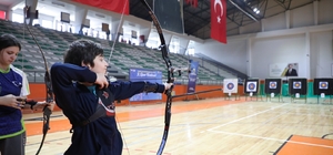 Spor festivalinde öğrenciler okçular yarıştı