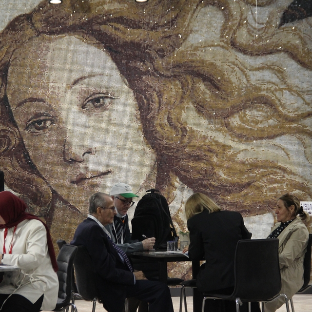 Doğal taşın kalbi İzmir'de atıyor