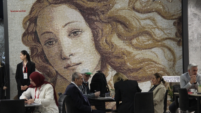 Doğal taşın kalbi İzmir'de atıyor