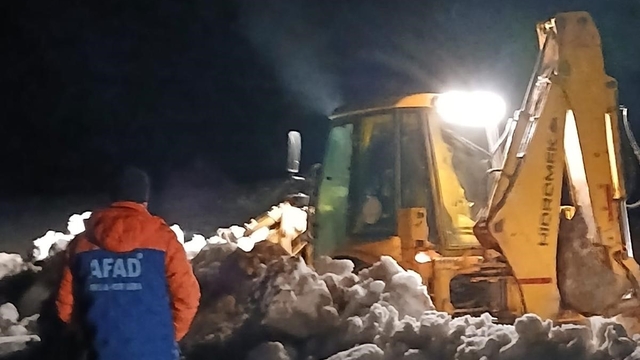 Isparta'da karla kaplı yaylada mahsur kalan 2 kişi kurtarıldı