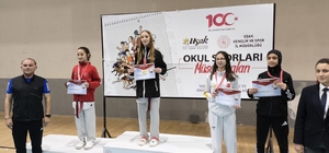 Yunusemreli Meyra'dan altın madalya