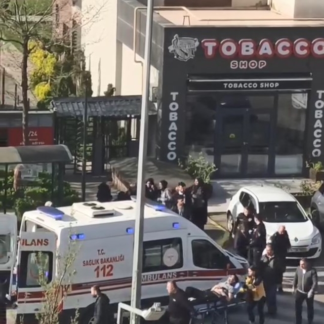 Lise öğrencileri arasında bıçaklı kavga; 1 yaralı