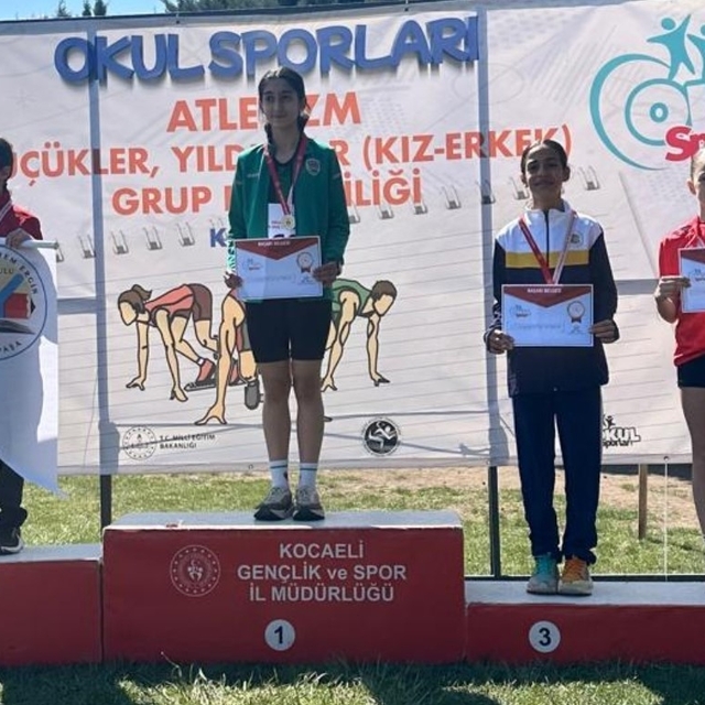 Sakaryalı atletler Bursa ve Kocaeli'den derecelerle döndü