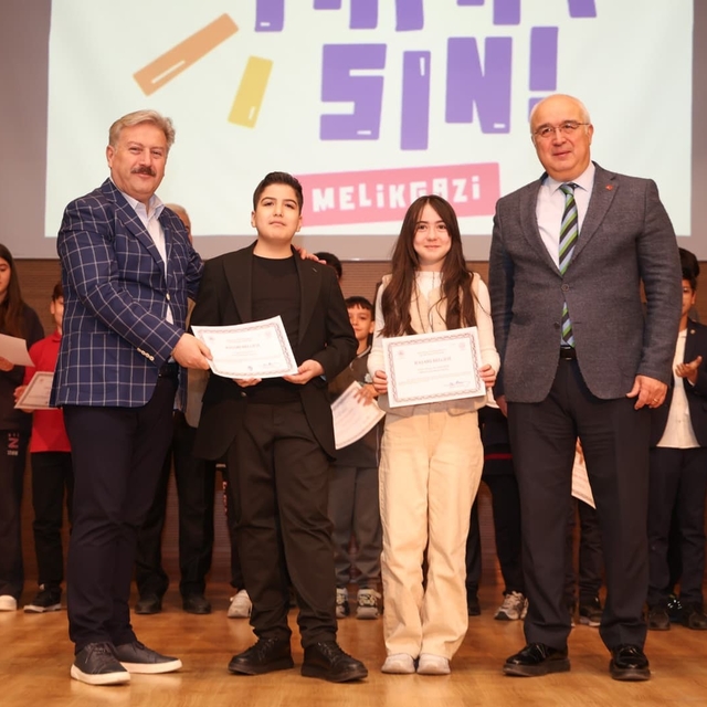 'Sen Yaparsın Melikgazi'de başarılı olan küçük müzisyenler ödüllerini aldı