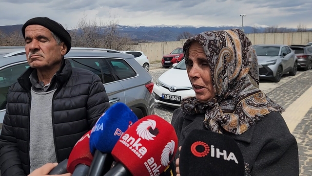Gülistan Doku'nun ailesinden adliye önünde açıklama: "6 yıldır biz biliyoruz. Ne gündüzümüz gündüz, ne gecemiz gece"