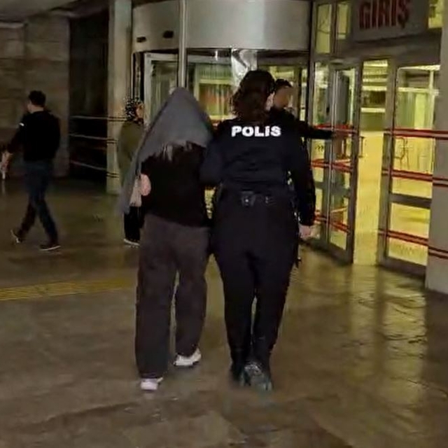 96 ve 53 yıl hapisle aranan 2 firari hükümlü yakalandı