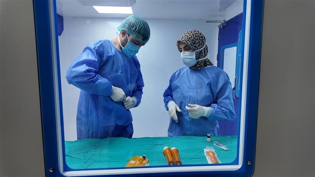 Sivas Numune Hastanesi'nde TPN Ünitesi hizmete açıldı
Sivas Numune Hastanesi'nde, ağız yoluyla ya da enteral beslenmenin mümkün olmadığı hastalar için kritik öneme sahip Total Parenteral Nütrisyon (TPN) Ünitesi hizmete açıldı