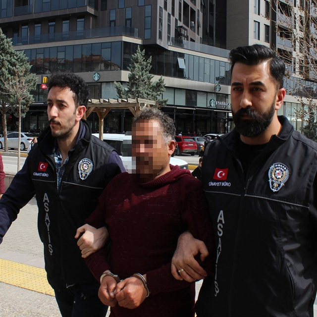 Evin kapısına 24 el ateş etti, eski kayınpederini öldürdü (2)