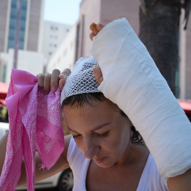 Eşini sokak ortasında sopayla darbettiği iddia edilen sanığa 19 yıl hapis
S...