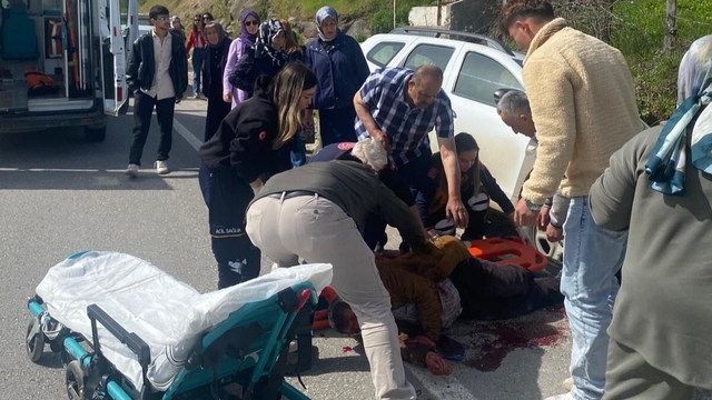 Otobüsten inip, yolun karşısına geçmeye çalışan yayaya cip çarptı