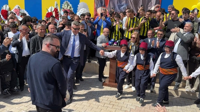 Saran: Bu salondan yükselen ses sadece top sesi değil, emeğin ve umudun sesi olsun