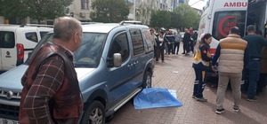 Manisa'da hafif ticari araçla çarpışan motosikletin 17 yaşındaki sürücüsü öldü