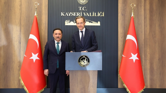 Belçika'nın Ankara Büyükelçisi Van de Velde, Kayseri Valisi Çiçek'i ziyaret etti