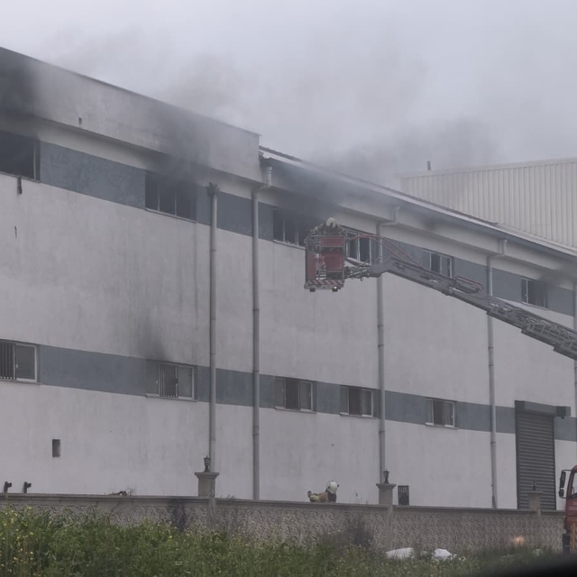 Bursa'da mobilya fabrikası yangını