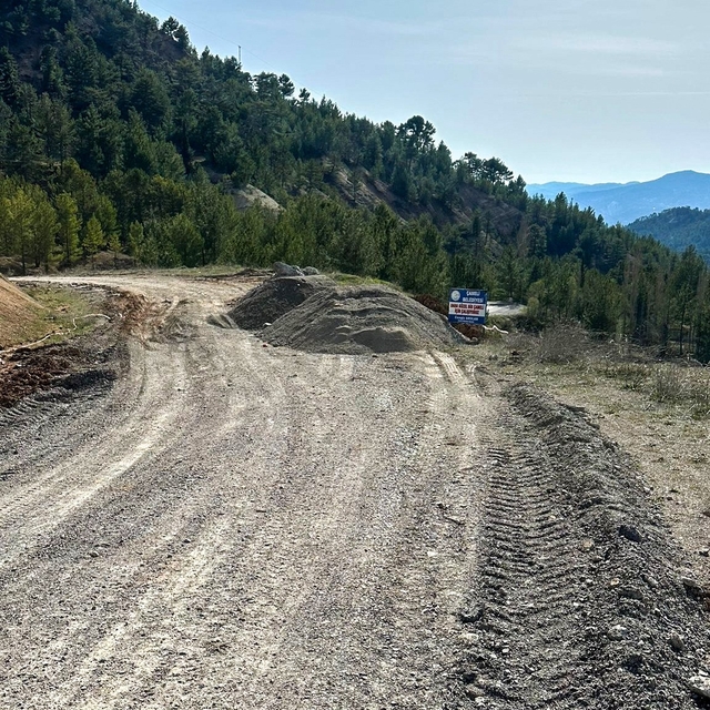 Çameli Belediyesinden aralıksız yol çalışması