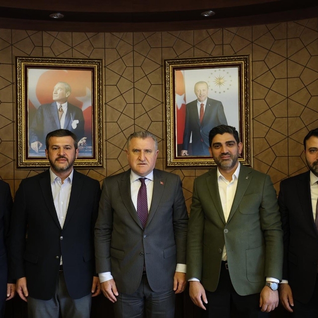 Karabük heyeti Gençlik ve Spor Bakanı Bak ile görüştü