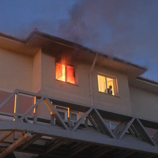 Edirne'de apartman dairesinde korkutan yangın