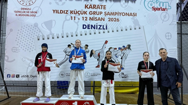 Manisalı karateciler Denizli'de fırtına gibi esti