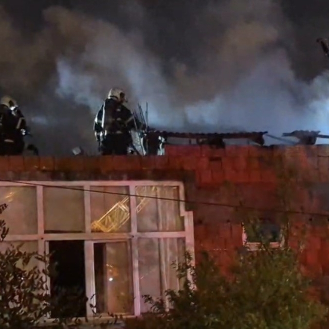 Çatı katında yangın paniği